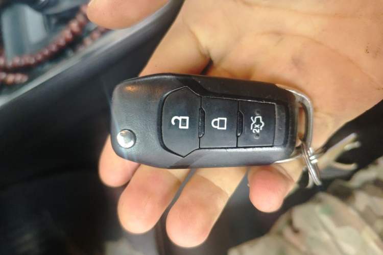 Used Ford Escort 2015 1.5L Automatic Fashion Model Vehicle Key