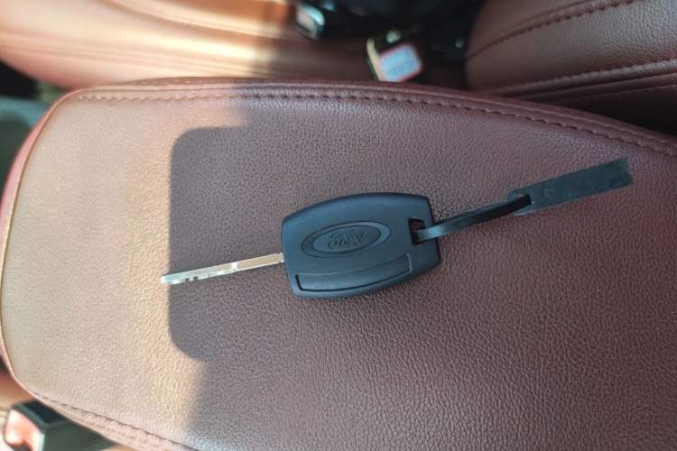 Used Ford Escort 2015 1.5L Automatic Fashion Model Vehicle Key