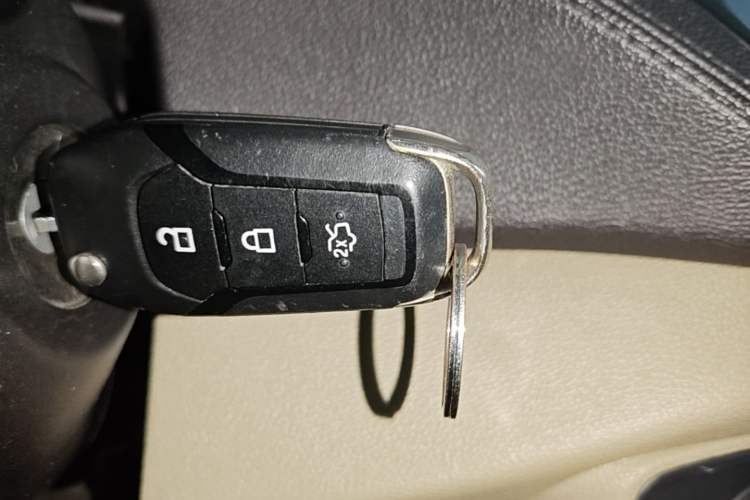 Used Ford Escort 2015 1.5L Automatic Fashion Model Vehicle Key
