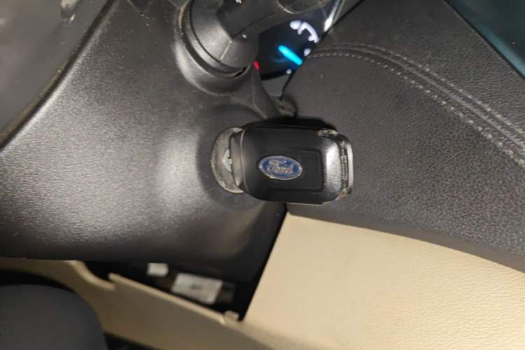 Used Ford Escort 2015 1.5L Automatic Fashion Model Vehicle Key