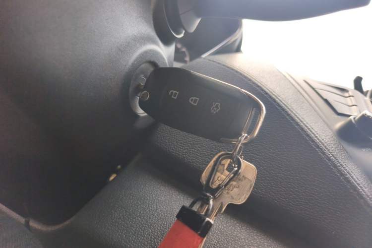 Used Ford Escort 2015 1.5L Manual Fashion Edition Vehicle Key