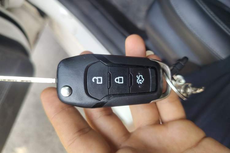 Used Ford Escort 2015 1.5L Automatic Fashion Model Vehicle Key