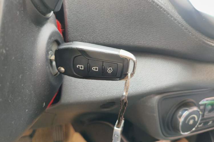 Used Ford Escort 2015 1.5L Automatic Fashion Model Vehicle Key