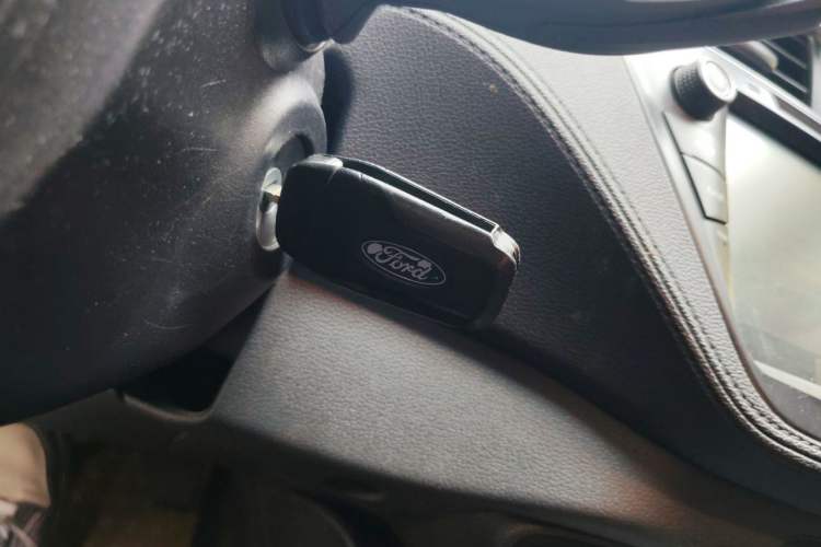 Used Ford Escort 2015 1.5L Automatic Fashion Model Vehicle Key