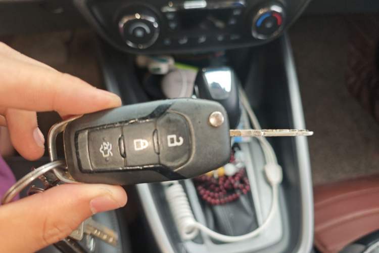 Used Ford Escort 2015 1.5L Automatic Fashion Model Vehicle Key