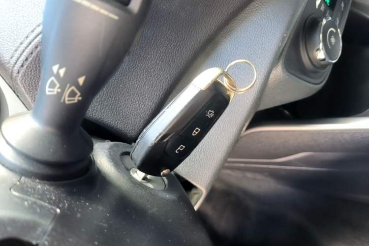 Used Ford Escort 2015 1.5L Automatic Fashion Model Vehicle Key