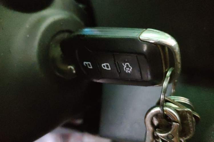 Used Ford Escort 2015 1.5L Automatic Fashion Model Vehicle Key
