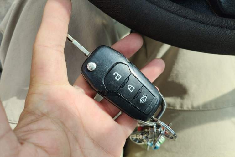 Used Ford Escort 2015 1.5L Automatic Fashion Model Vehicle Key