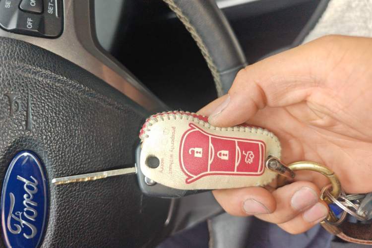 Used Ford Escort 2015 1.5L Automatic Fashion Model Vehicle Key