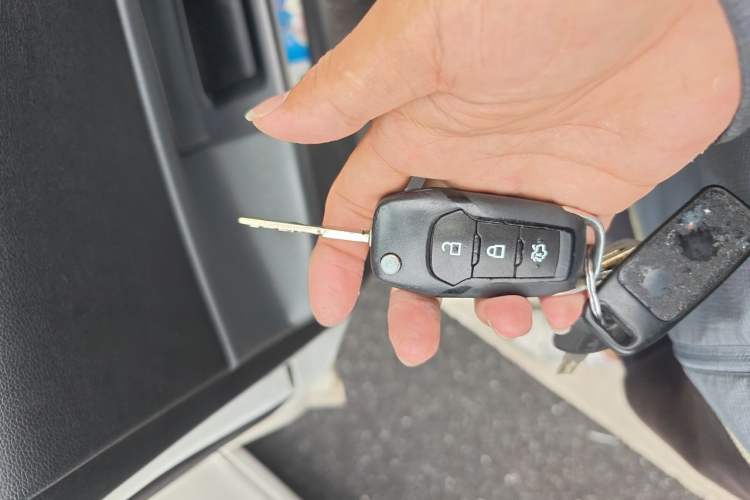 Used Ford Escort 2015 1.5L Automatic Fashion Model Vehicle Key
