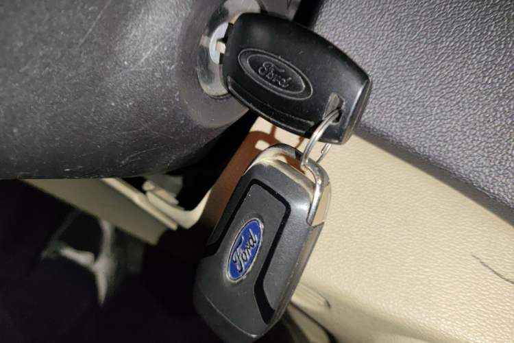 Used Ford Escort 2015 1.5L Automatic Fashion Model Vehicle Key