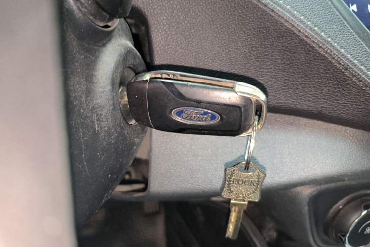 Used Ford Escort 2015 1.5L Automatic Fashion Model Vehicle Key