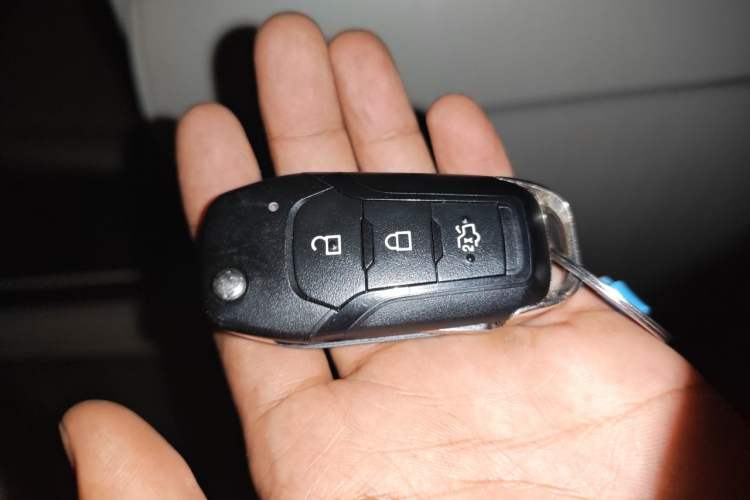 Used Ford Escort 2015 1.5L Manual Fashion Edition Vehicle Key