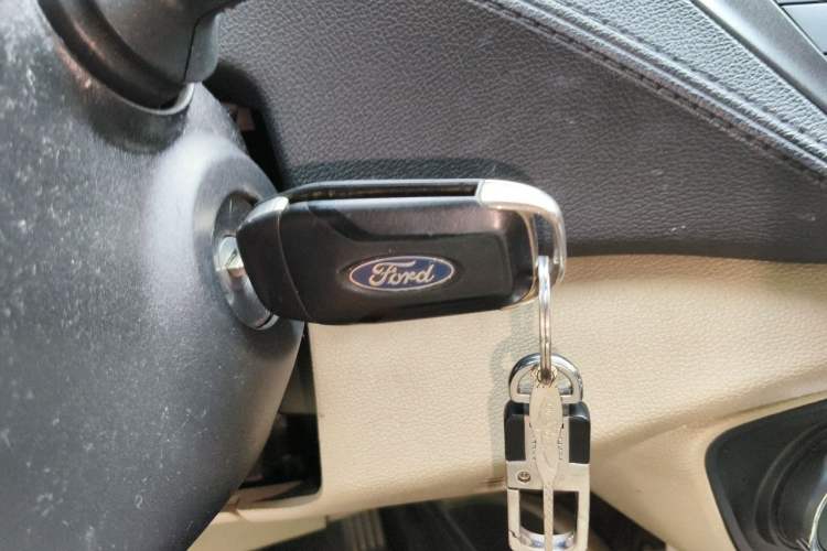 Used Ford Escort 2015 1.5L Automatic Fashion Model Vehicle Key