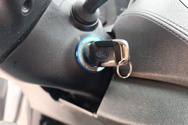 Used Ford Escort 2015 1.5L Automatic Fashion Model Vehicle Key