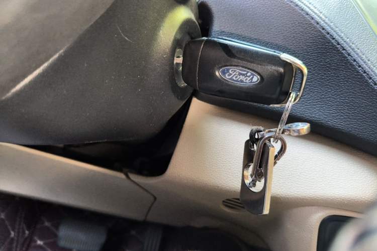 Used Ford Escort 2015 1.5L Automatic Fashion Model Vehicle Key