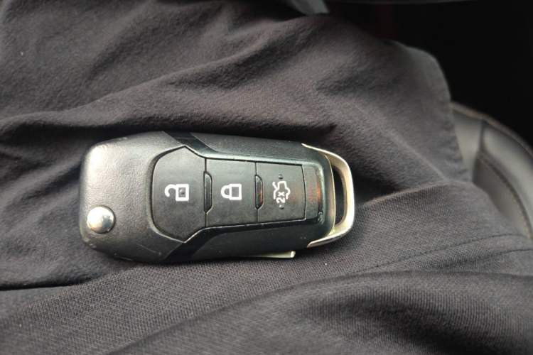 Used Ford Escort 2015 1.5L Automatic Fashion Model Vehicle Key