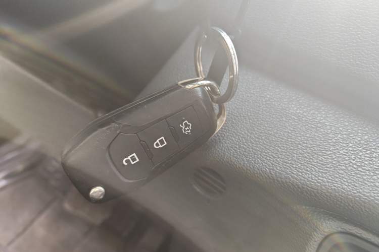 Used Ford Escort 2015 1.5L Automatic Fashion Model Vehicle Key
