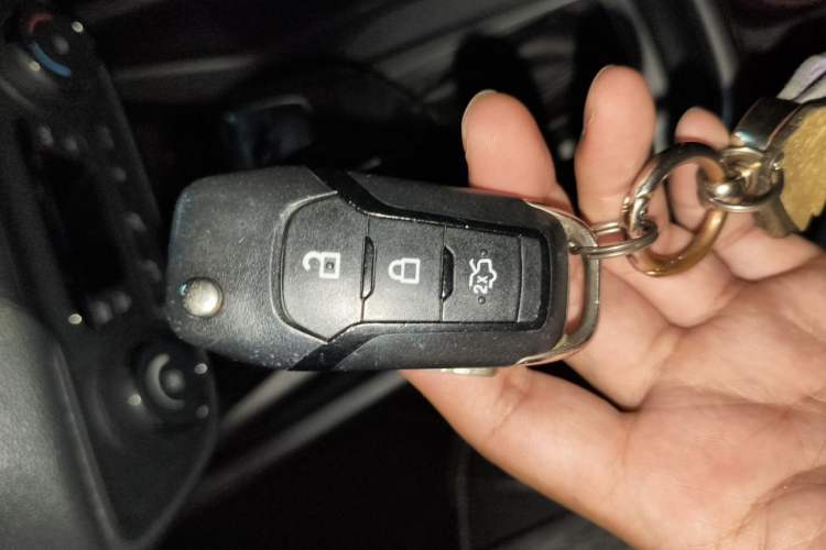 Used Ford Escort 2015 1.5L Automatic Fashion Model Vehicle Key