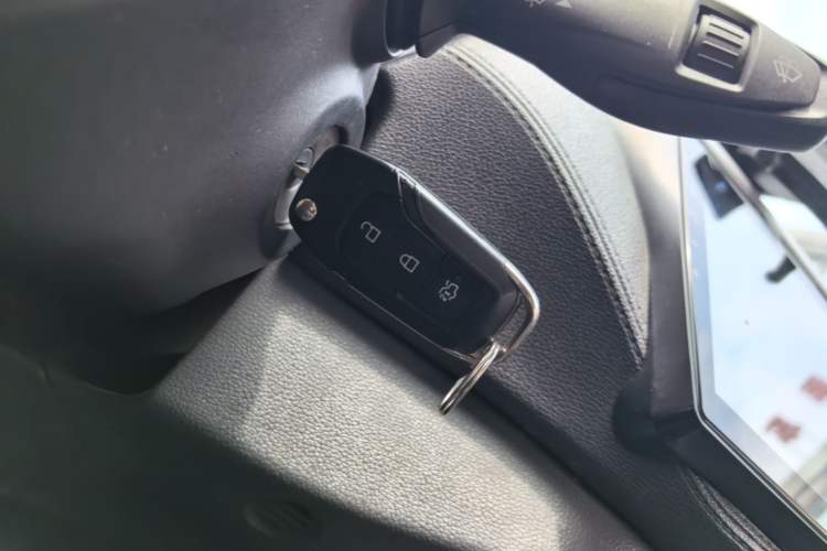 Used Ford Escort 2015 1.5L Manual Fashion Edition Vehicle Key