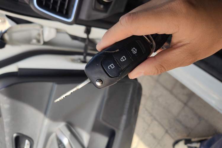 Used Ford Escort 2015 1.5L Automatic Fashion Model Vehicle Key