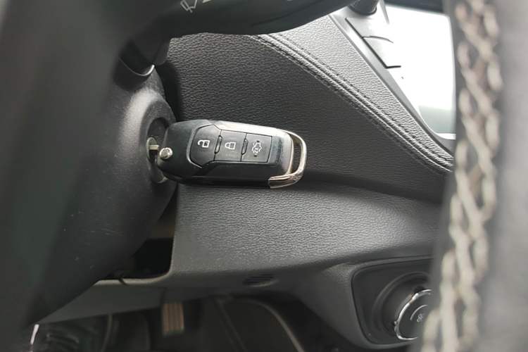 Used Ford Escort 2015 1.5L Automatic Fashion Model Vehicle Key
