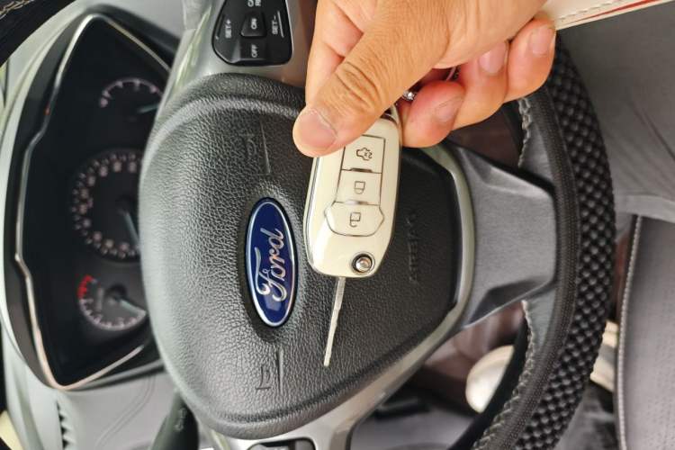 Used Ford Escort 2015 1.5L Automatic Fashion Model Vehicle Key