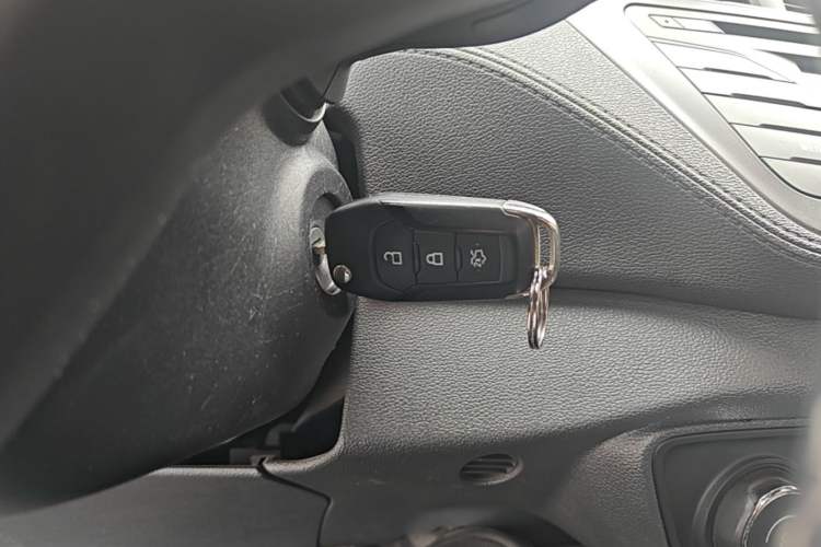 Used Ford Escort 2015 1.5L Automatic Fashion Model Vehicle Key