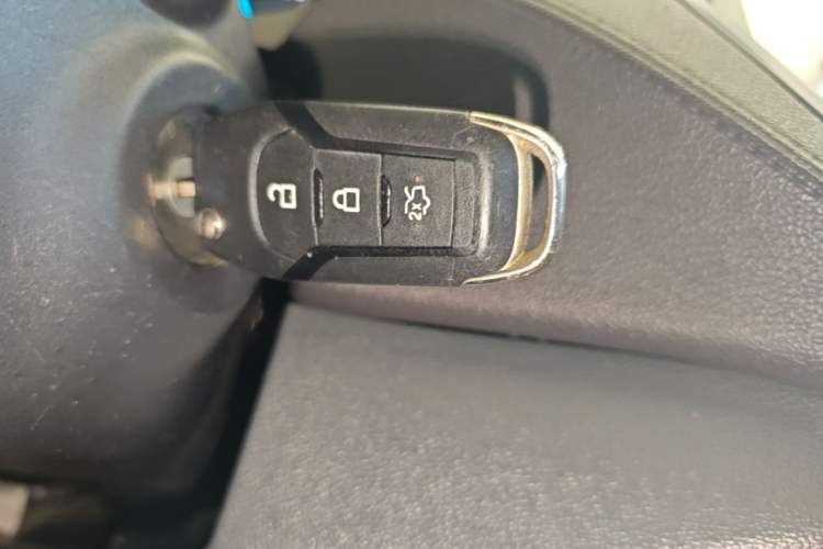 Used Ford Escort 2015 1.5L Automatic Fashion Model Vehicle Key