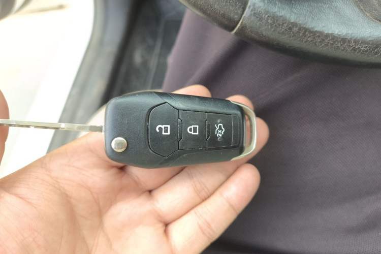 Used Ford Escort 2015 1.5L Manual Fashion Edition Vehicle Key