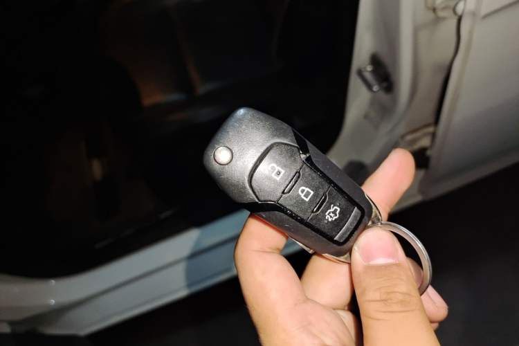 Used Ford Escort 2015 1.5L Automatic Fashion Model Vehicle Key