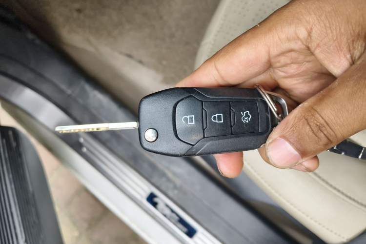 Used Ford Escort 2015 1.5L Automatic Fashion Model Vehicle Key