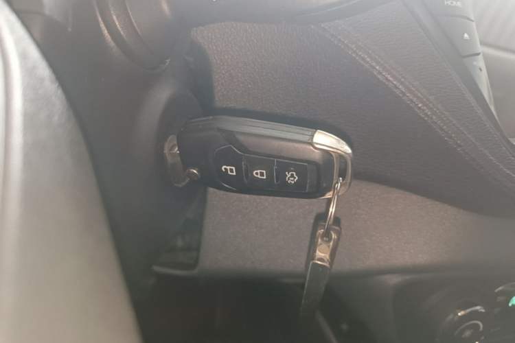 Used Ford Escort 2015 1.5L Automatic Fashion Model Vehicle Key