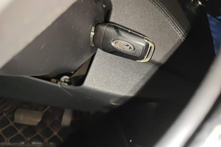 Used Ford Escort 2015 1.5L Automatic Fashion Model Vehicle Key