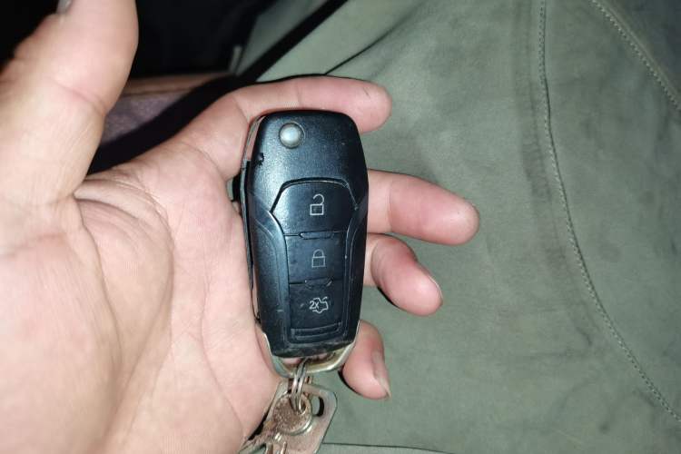 Used Ford Escort 2015 1.5L Automatic Comfort Edition Vehicle Key