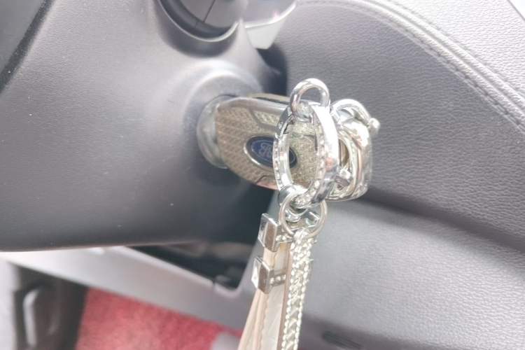 Used Ford Escort 2015 1.5L Automatic Fashion Model Vehicle Key