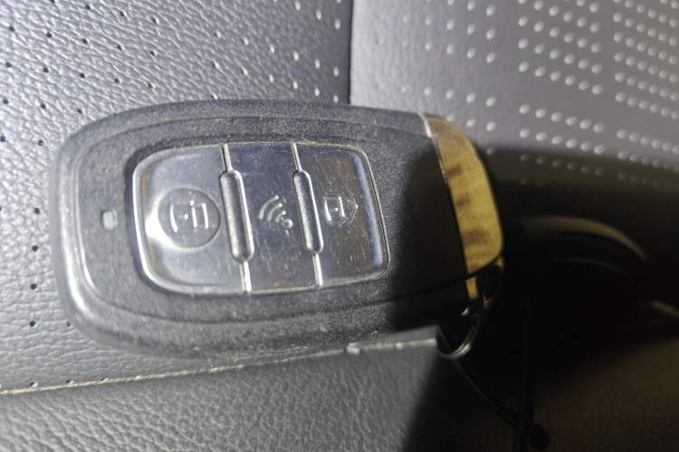 Used Ford Escort 2015 1.5L Automatic Fashion Model Vehicle Key