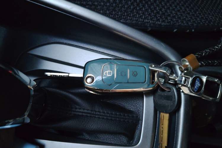 Used Ford Escort 2015 1.5L Automatic Fashion Model Vehicle Key