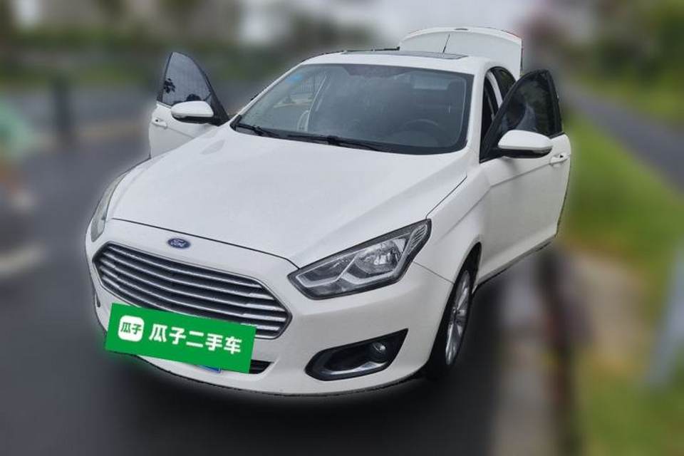 Ford Escort 2015