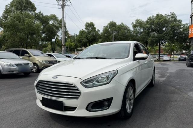 Used Ford Escort 2015 1.5L Automatic Fashion Model