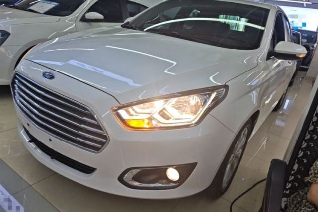 Ford Escort 2015 1.5L Automatic Fashion Model usado
