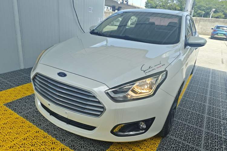 Used Ford Escort 2015 1.5L Automatic Fashion Model Guazi used car, China used car export, Used car for sale, Used cars, Cheapest cars for sale