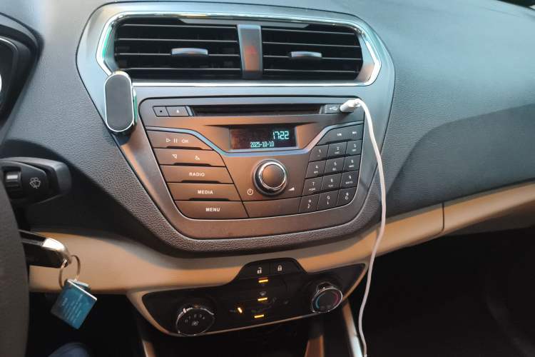Used Ford Escort 2015 1.5L Manual Comfort Model Audio And AC Panel