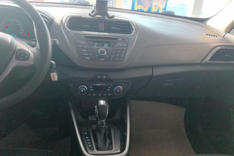 Used Ford Escort 2015 1.5L Automatic Fashion Model Audio And AC Panel