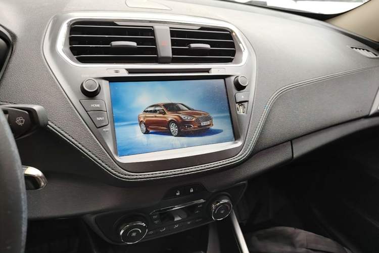Used Ford Escort 2015 1.5L Automatic Fashion Model Audio And AC Panel