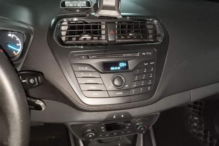 Used Ford Escort 2015 1.5L Automatic Fashion Model Audio And AC Panel