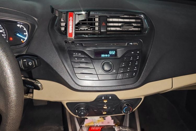 Used Ford Escort 2015 1.5L Automatic Comfort Edition Audio And AC Panel