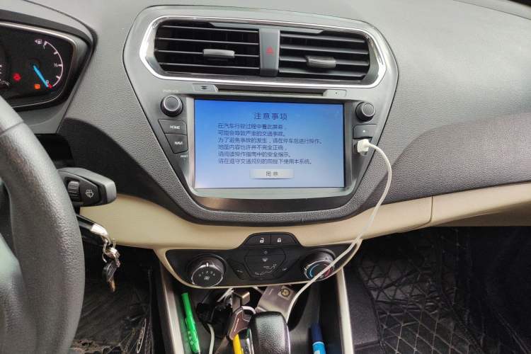 Used Ford Escort 2015 1.5L Automatic Comfort Edition Audio And AC Panel