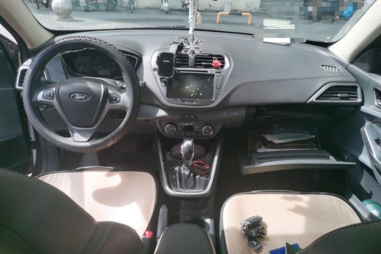Used Ford Escort 2015 1.5L Automatic Fashion Model Center Console
