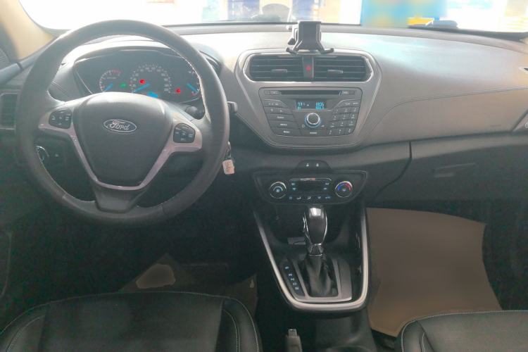 Used Ford Escort 2015 1.5L Automatic Fashion Model Center Console